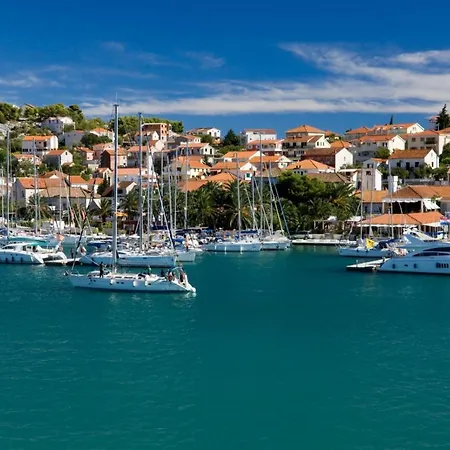 In With Balcony, Air Conditioning, Wifi 4328-1 Appartement Trogir